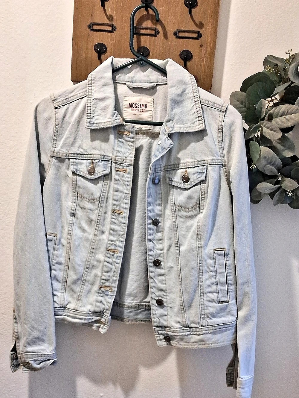 Mossimo Women Denim Jacket Size Small